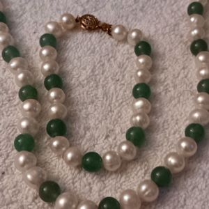 Pearl and jade necklace